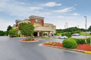 Гостиница Holiday Inn Express Burlington, an IHG Hotel  Берлингтон